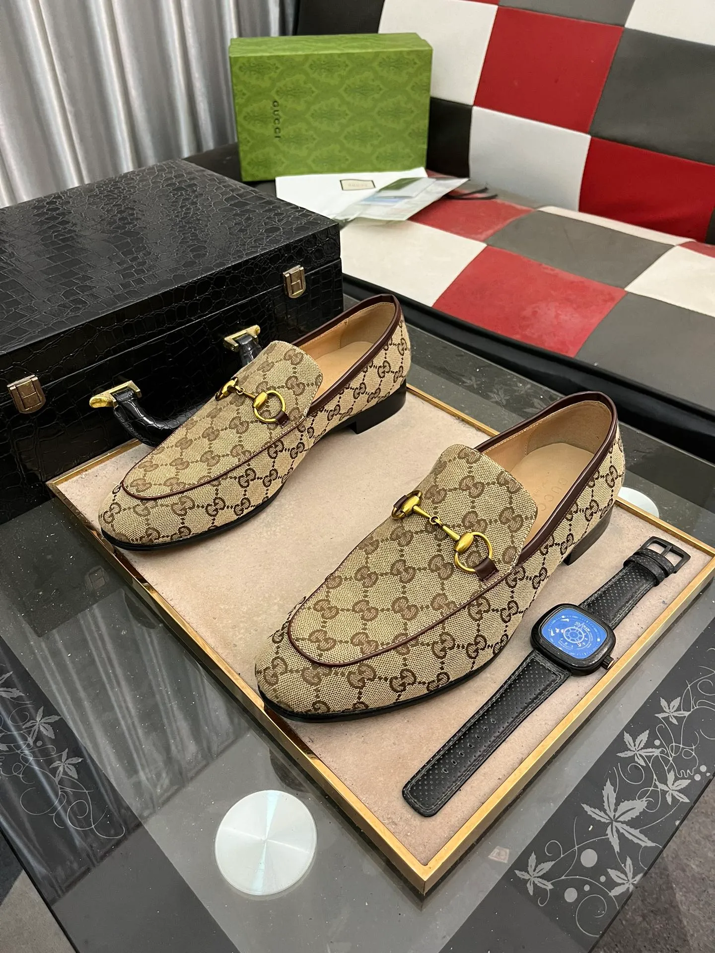 Men's men's shoes 💰500⌚️⌚️(Gucci·GUCCI) new product series ss hot new products 💢 💠 Casual leather shoes 👞, first layer of cowhide, upper hardware buckles and logo on the sides of the shoe, brand logo on the insole and sole 💠 💎Upper: 100% cowhide 💎Inner: cowhide/100% 💎Feet: cowhide/100% 💎Sole: rubber/100% 💎SIZE: 38 39 40 41 42 43 44 Can be customized 45